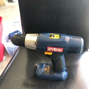 Ryobi P205 3/8” Cordless 18V Drill Driver , you need Charger.